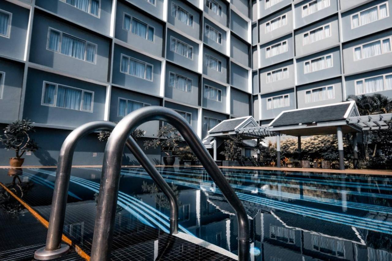 Отель Witz Bangkok Ramkhamhaeng Экстерьер фото