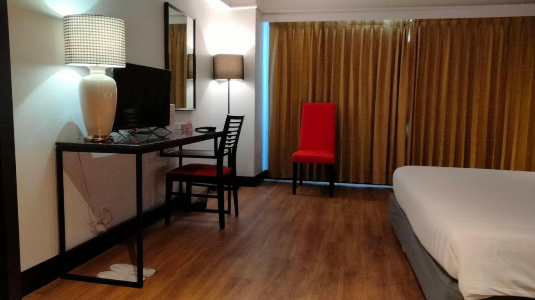 Отель Witz Bangkok Ramkhamhaeng Экстерьер фото