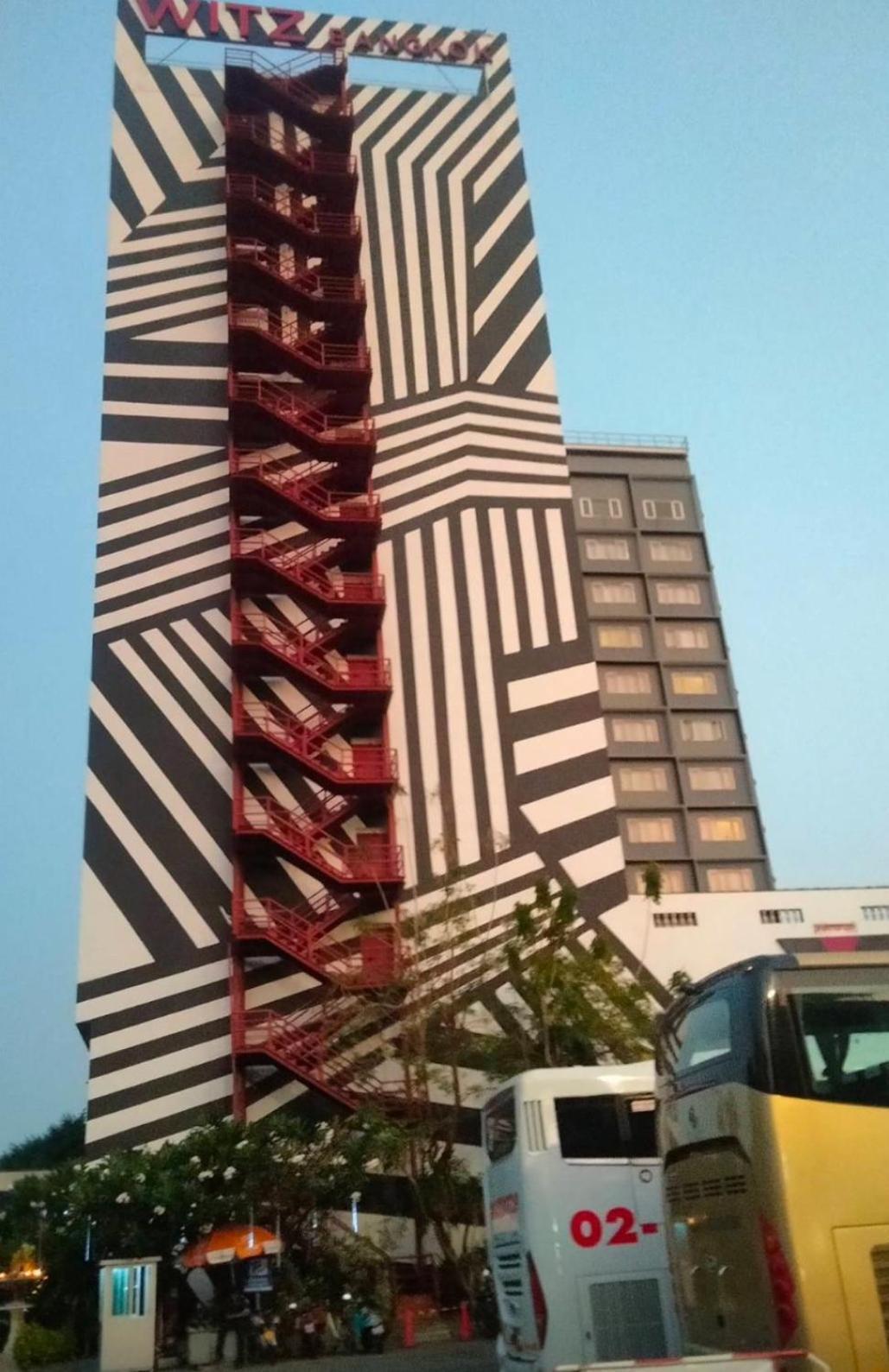 Отель Witz Bangkok Ramkhamhaeng Экстерьер фото