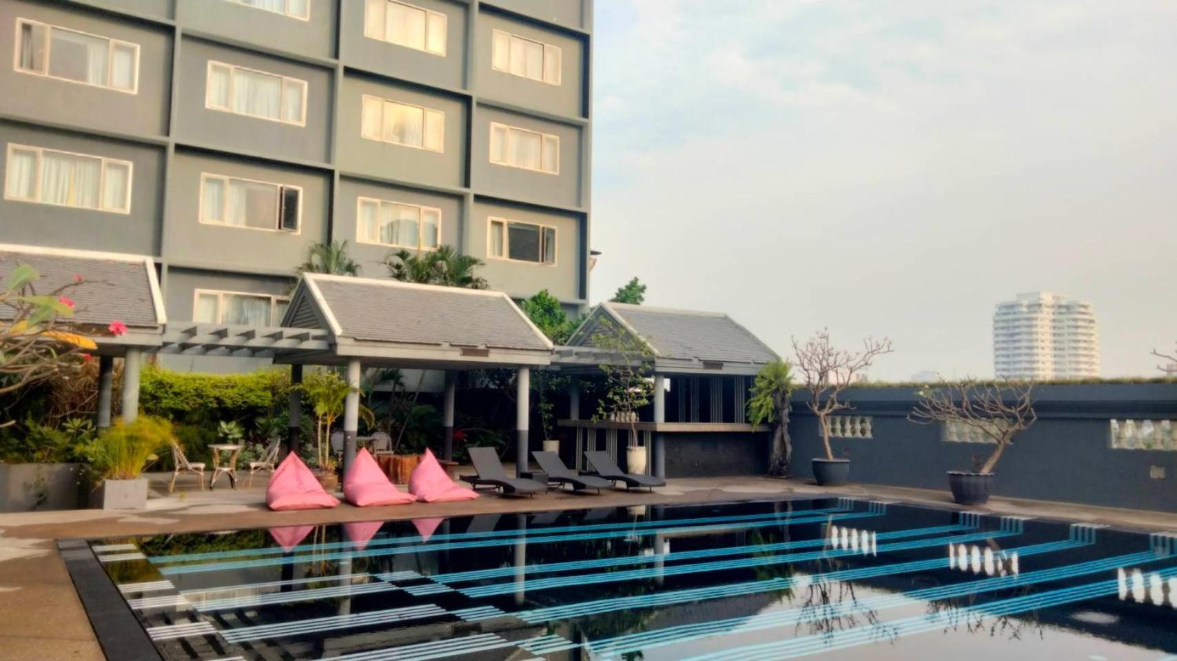Отель Witz Bangkok Ramkhamhaeng Экстерьер фото